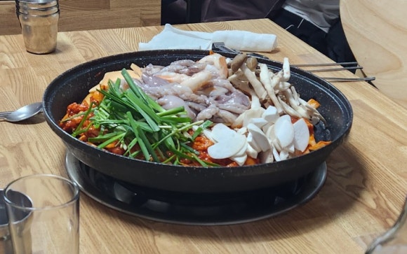 생유황오리와뽈찜 이미지