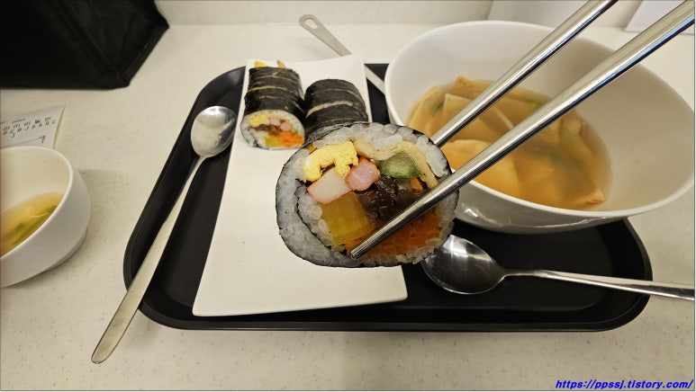 하얀김밥 이미지