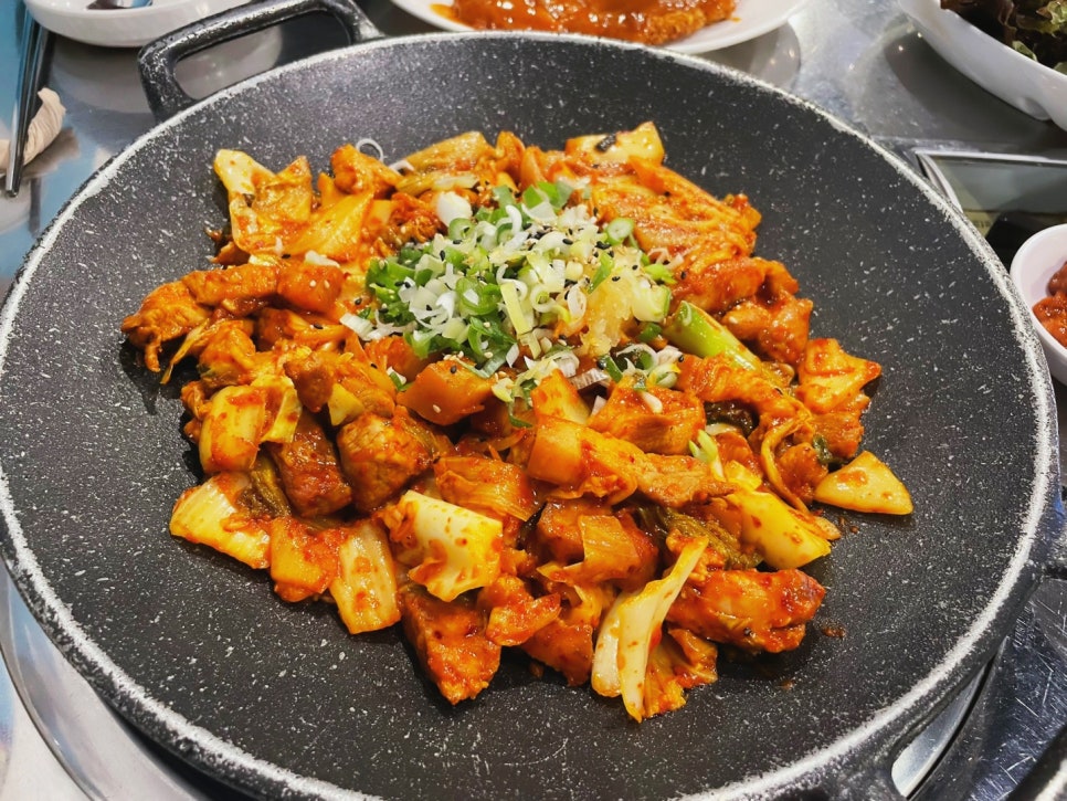 옛날돼지찌개철판구이 이미지