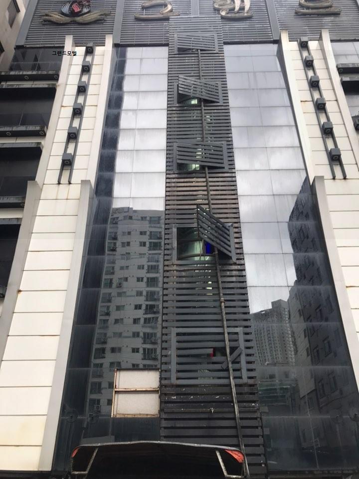 그랜드모텔 이미지