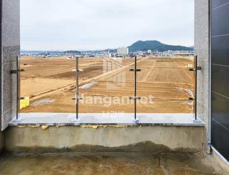충남유리 이미지