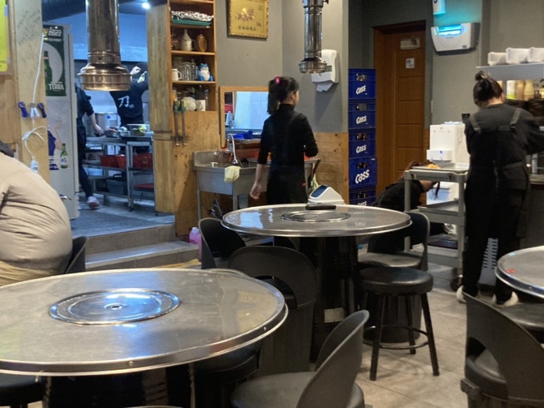 돼지삼춘생구이 이미지