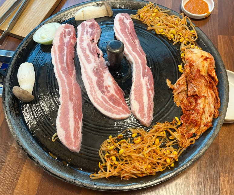 빨리와솥뚜껑삼겹살 이미지