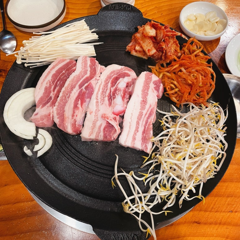 돈대감솥뚜껑삼겹살 이미지