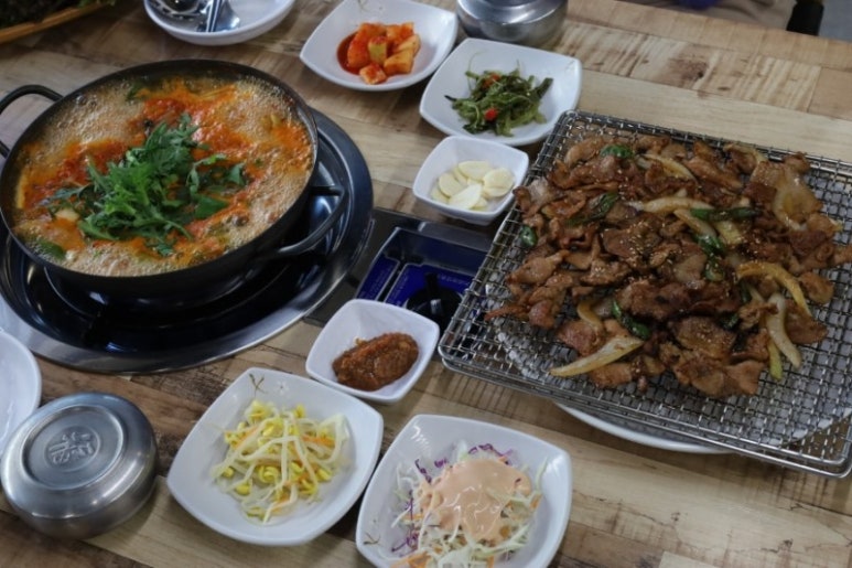돼지국수 이미지