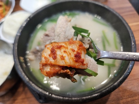 여운이남는돼지 이미지