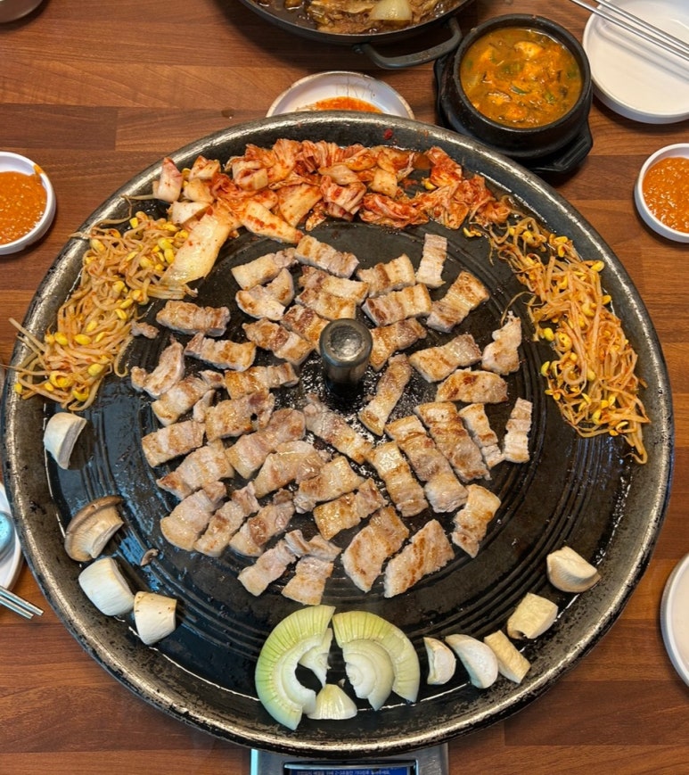빨리와솥뚜껑삼겹살 이미지