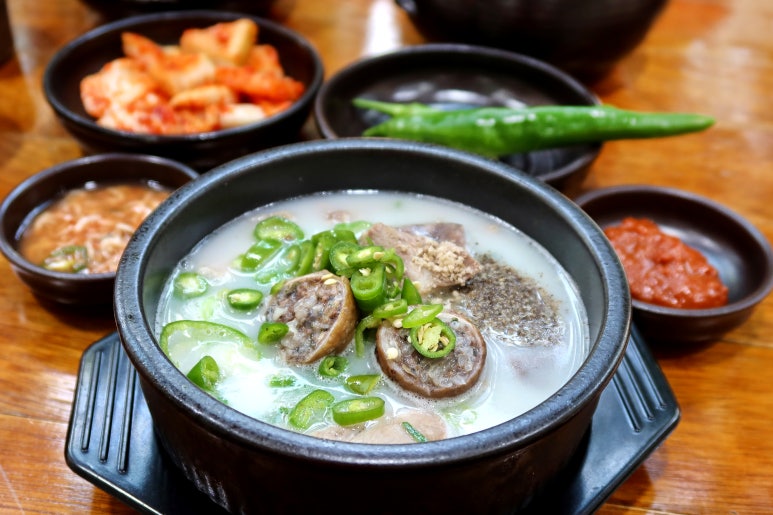 얼큰이 순대국 감자탕 이미지