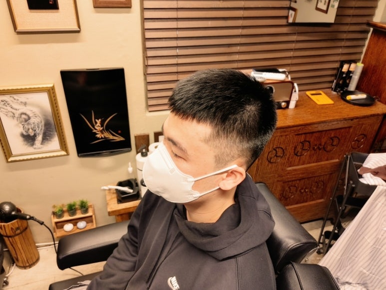 하프바버샵 이미지