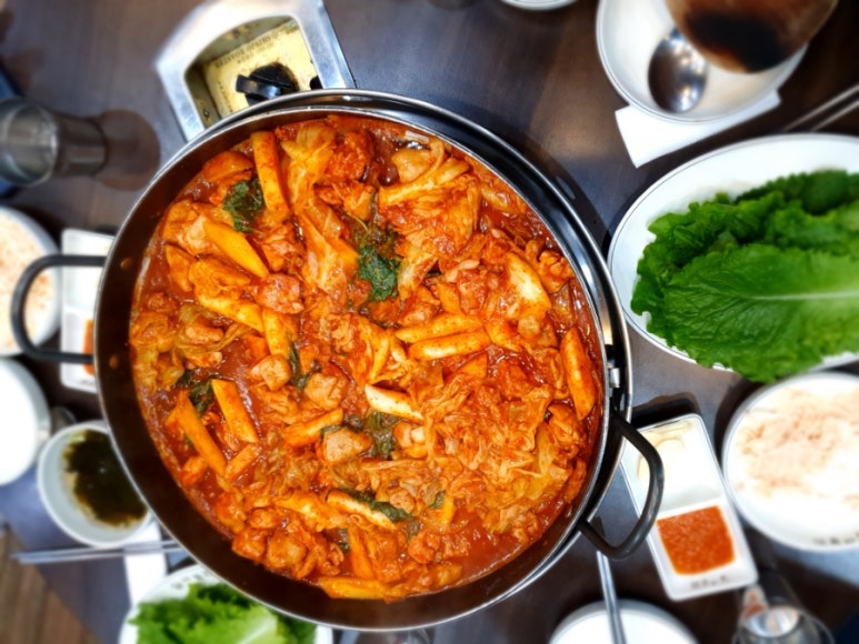 닭이봉춘천닭갈비 이미지