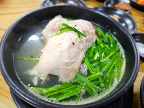 산야초한방백숙 이미지