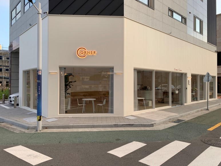 코너 커피(Corner Coffee) 이미지