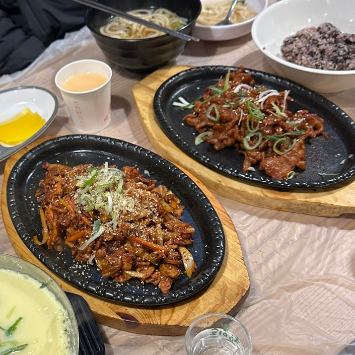 뚱닭발 이미지