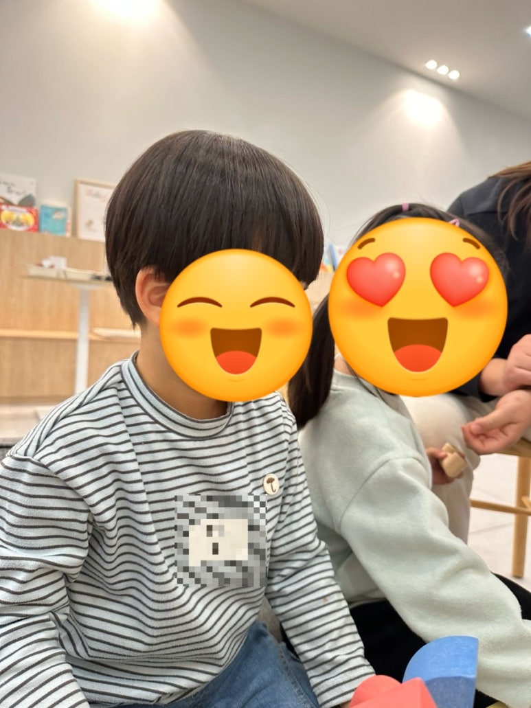 킨더북카페 이미지