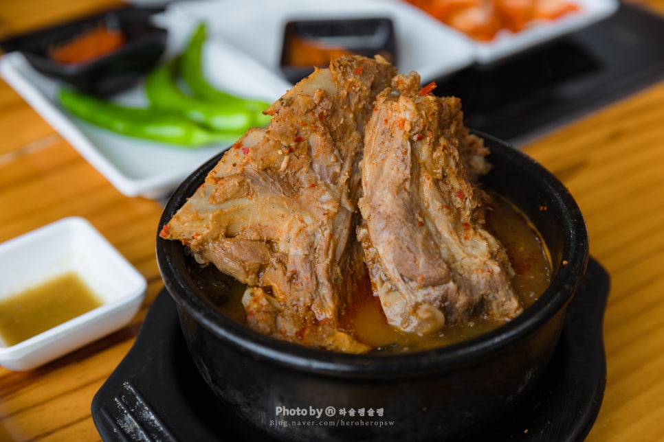 원조 뼈다귀 해장국 이미지