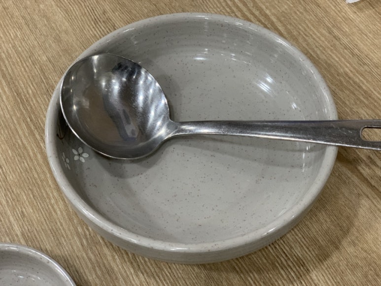 김명자굴국밥 이미지