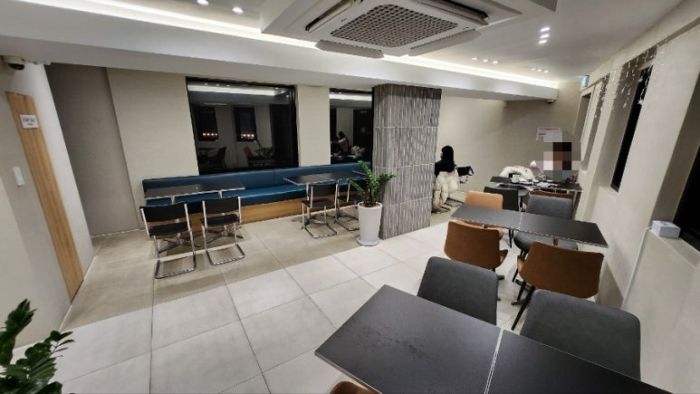 프롬하츠커피 신촌점 이미지