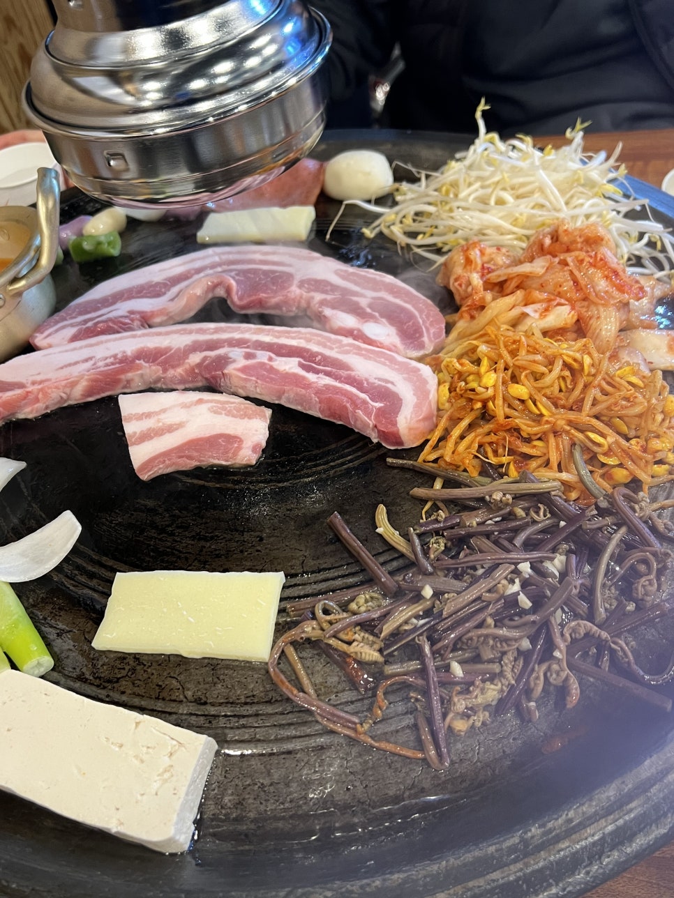 60판왕뚜껑삼겹살(곡선점) 이미지