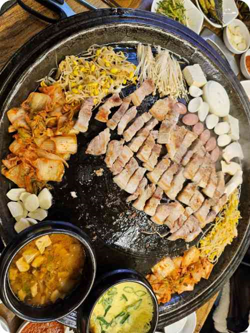 우리왕뚜껑생삼겹살 이미지
