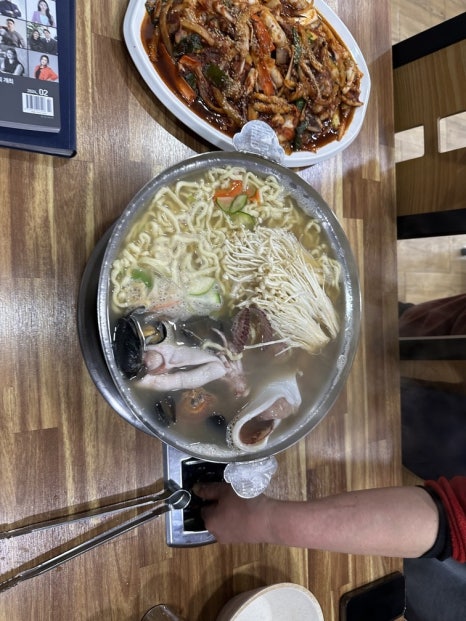 항아리얼큰이칼국수 이미지