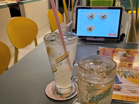 편의점 홍대본점 이미지