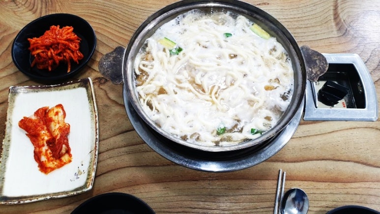일품칼국수 이미지