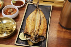 삼돌집 이미지