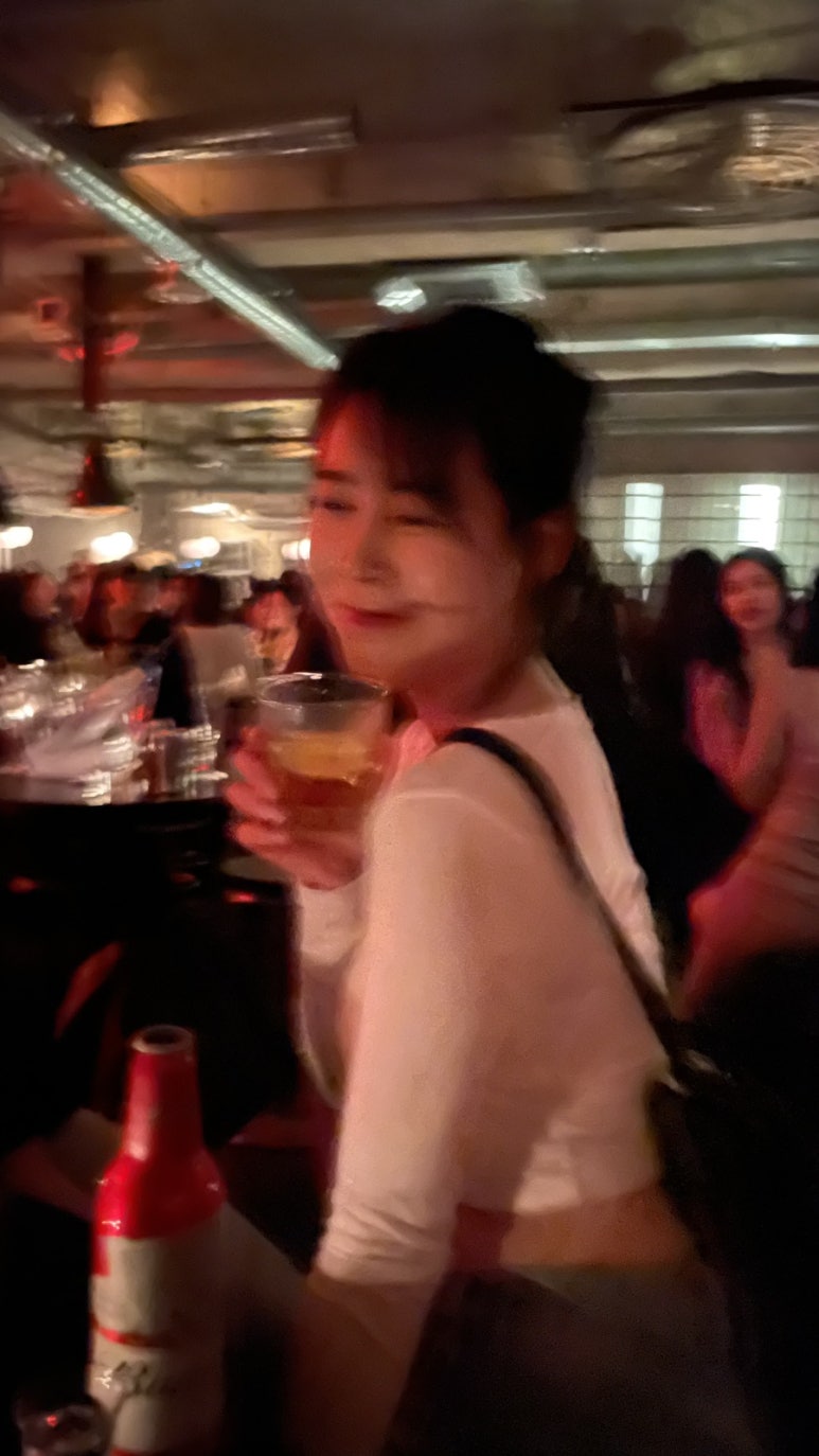 식스 나잇(Six night) 이미지