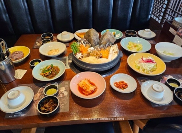 황금버섯백숙 이미지