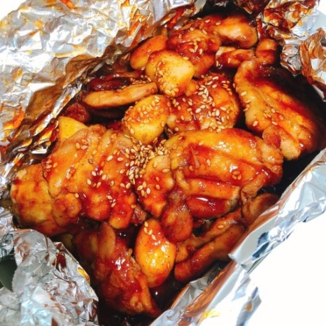 꾸부라꼬숯불두마리치킨 이미지