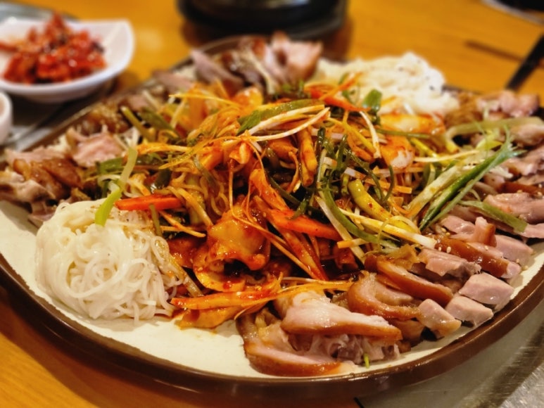 골뱅이창너머족발 이미지