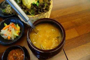 꽃 피우는 기와보쌈 이미지