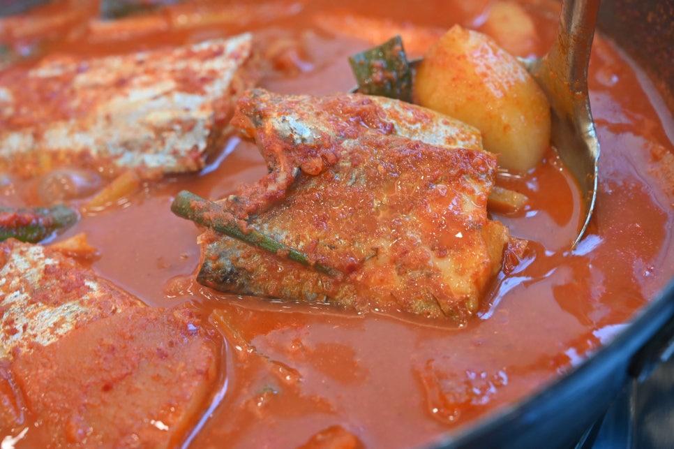 욱이반찬 이미지