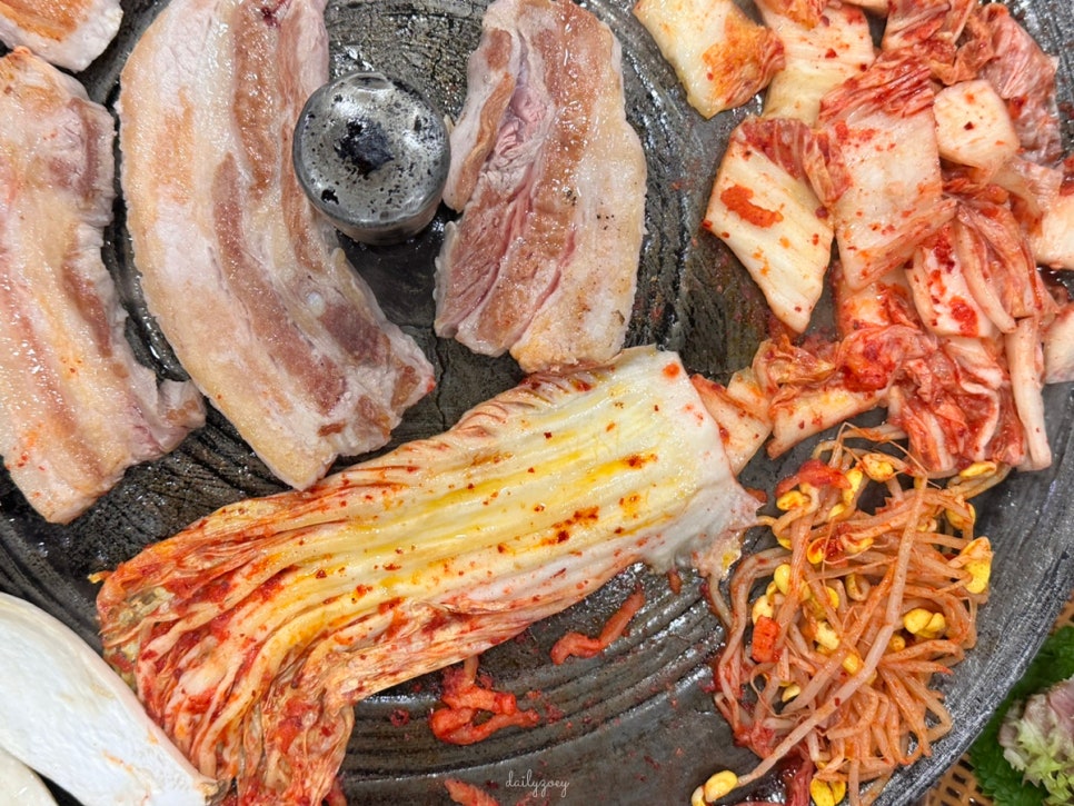 옛날솥뚜껑삼겹 이미지