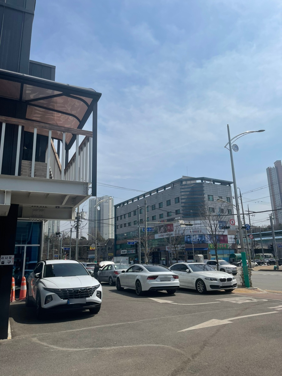 예일모터스카페 이미지
