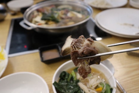 돌담족발 이미지