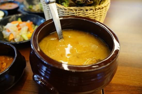 꽃 피우는 기와보쌈 이미지