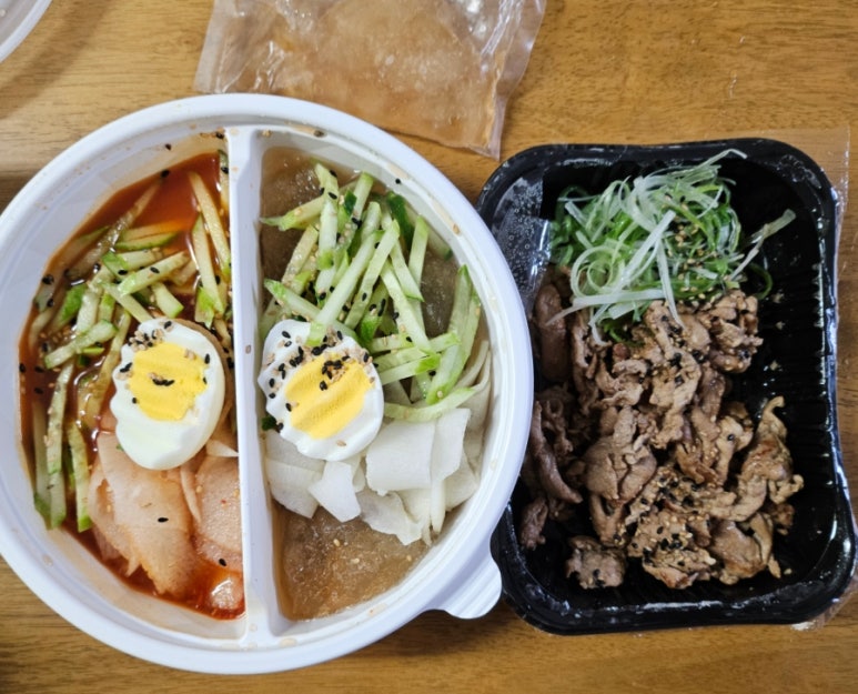 반반냉면 이미지