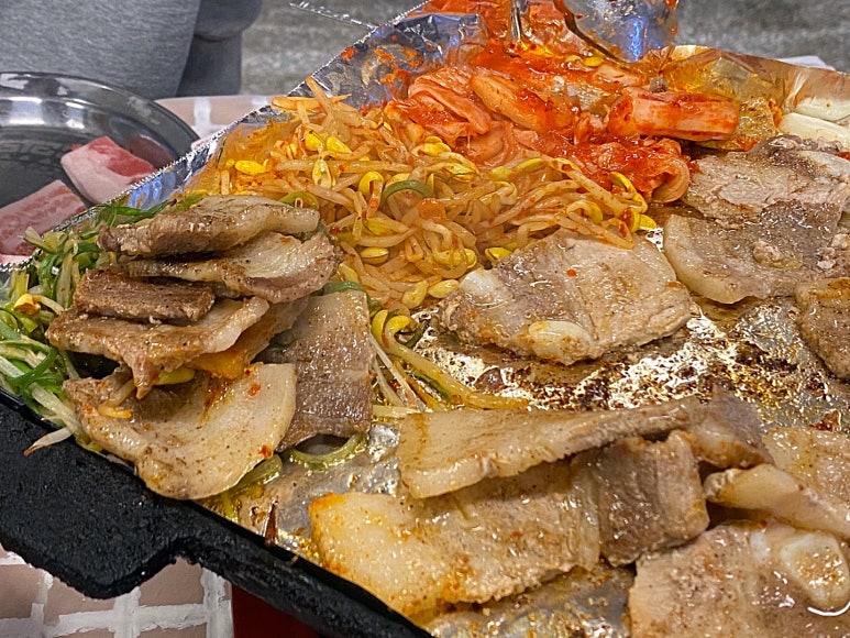 욱이네 밥집 이미지