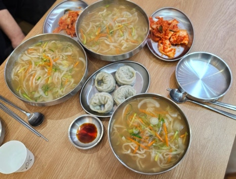 홍칼국수 이미지