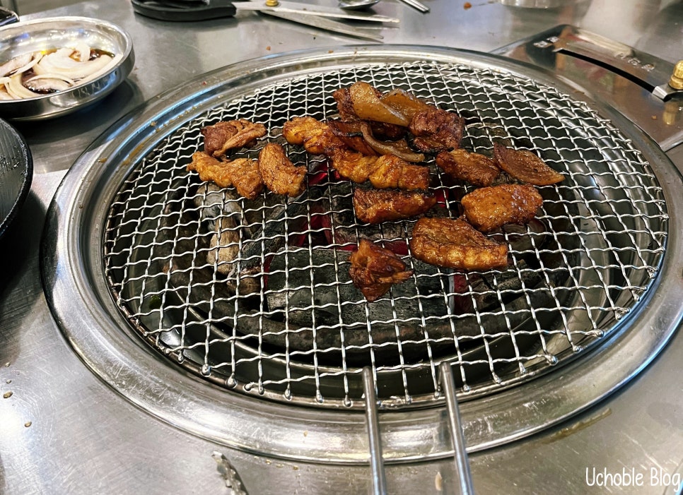 창고형 초벌 왕소금구이 이미지