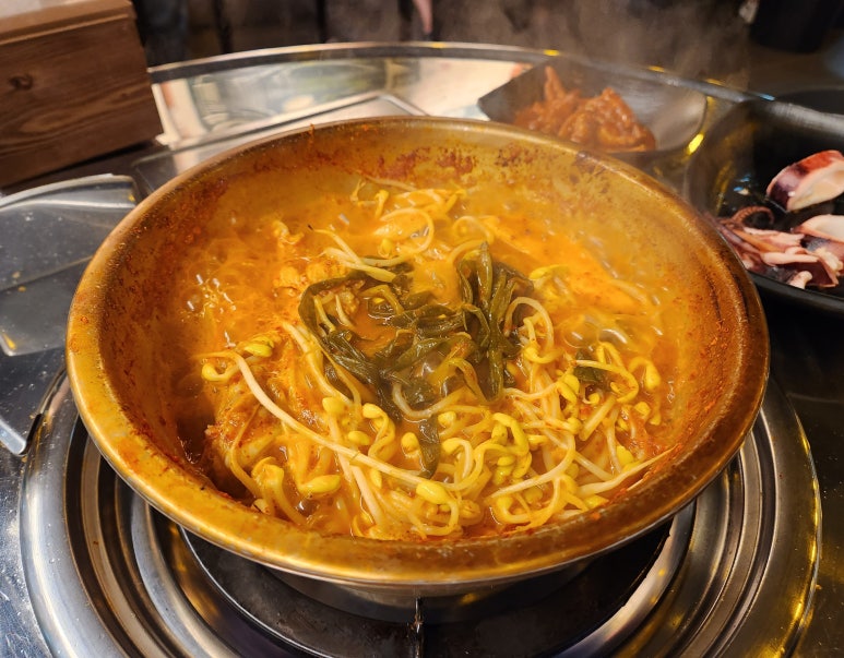 묵은지양푼갈비 이미지