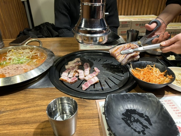 육시리 이미지