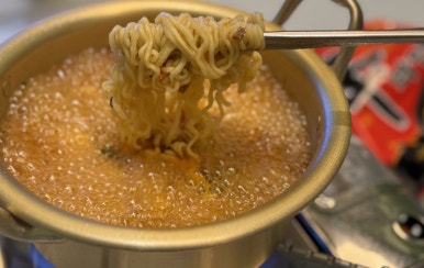 질러스타노래타운송탄점 이미지