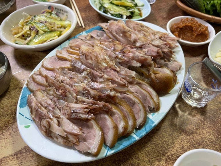 장춘족발 이미지