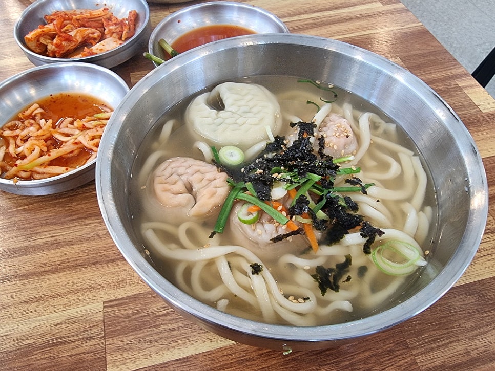다래칼국수 이미지