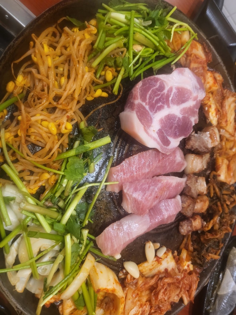 상구네 솥뚜껑 삼겹살 이미지