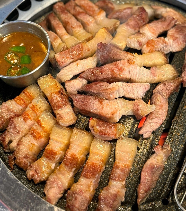 강변흑돼지 이미지