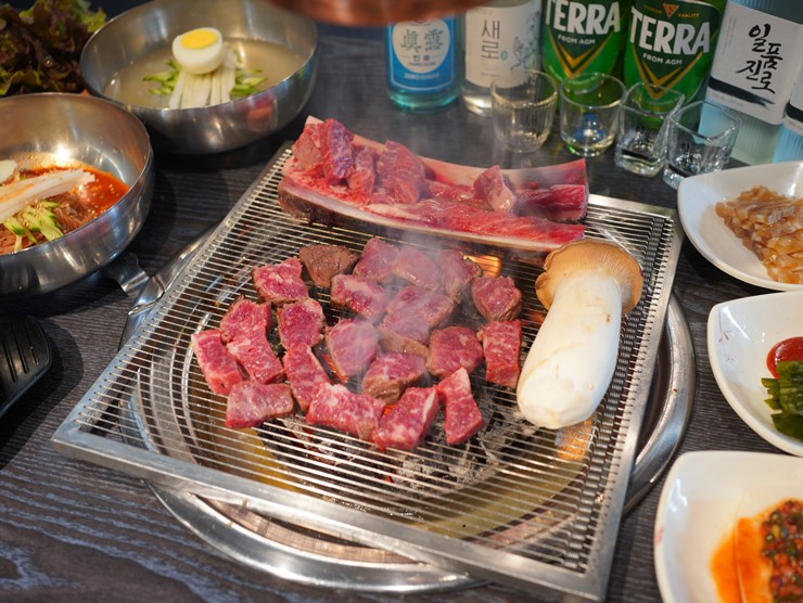 황금돼지숯불구이 이미지