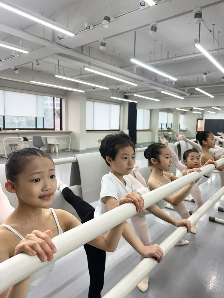 더발레씨어터학원 이미지
